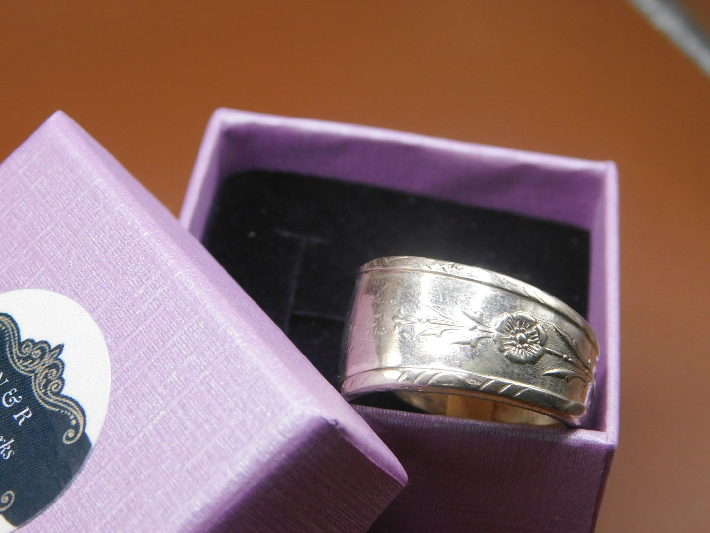 Stylish and elegant spoon ring