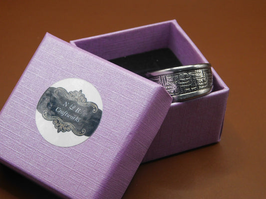 Beautifully crafted from a vintage spoon handle comes this band style ring