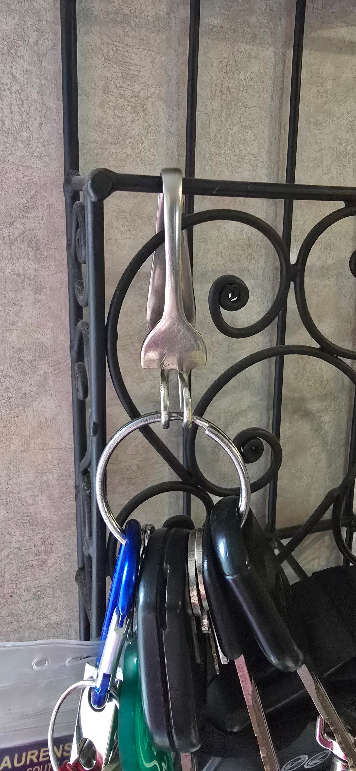 Keep you keys close with this fork key hook holder